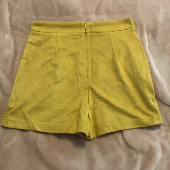 yellow size small skort - Picture 3 of 4
